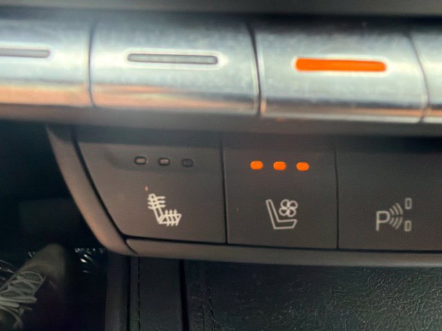 Used 2020 Cadillac XT4 Premium Luxury w/ Enhanced Visibility Package FWD image 39