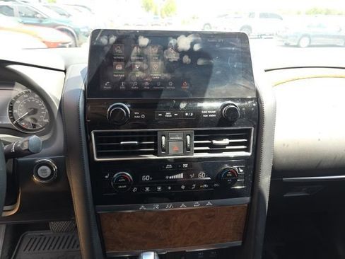 Used 2021 Nissan Armada SL w/ Captain's Chairs Package RWD image 19