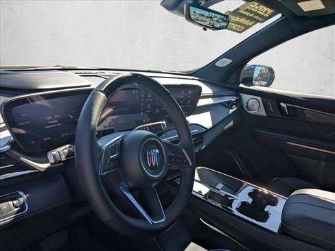Used 2025 Buick Enclave Avenir w/ Super Cruise Package image 10