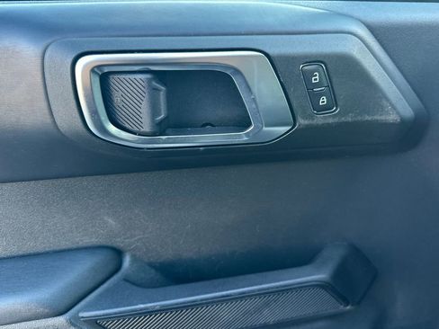 Used 2025 Ford Bronco Outer Banks image 12