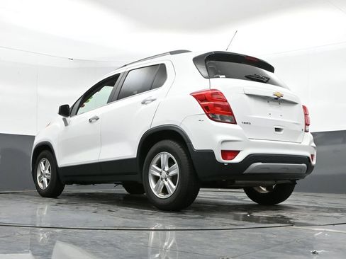 Used 2017 Chevrolet Trax LT w/ LT Convenience Package FWD image 30