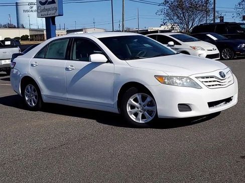 Used 2011 Toyota Camry XLE image 29