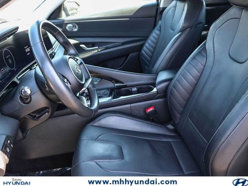 Certified 2023 Hyundai Elantra Limited FWD image 17