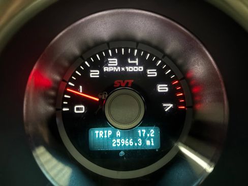 Used 2010 Ford Mustang Shelby GT500 RWD image 17