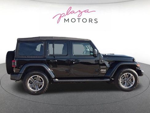 Used 2021 Jeep Wrangler Unlimited Sahara w/ Safety Group AWD/4WD image 4