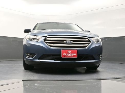 Used 2018 Ford Taurus SEL image 31