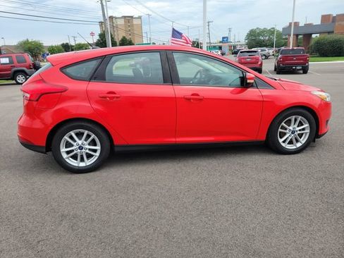 Used 2015 Ford Focus SE w/ Reverse Sensing Package FWD image 6