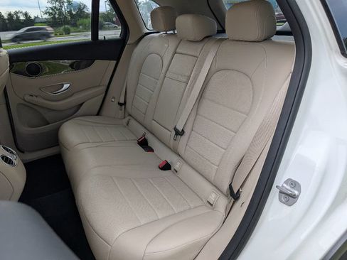 Used 2018 Mercedes-Benz GLC 300 4MATIC image 18