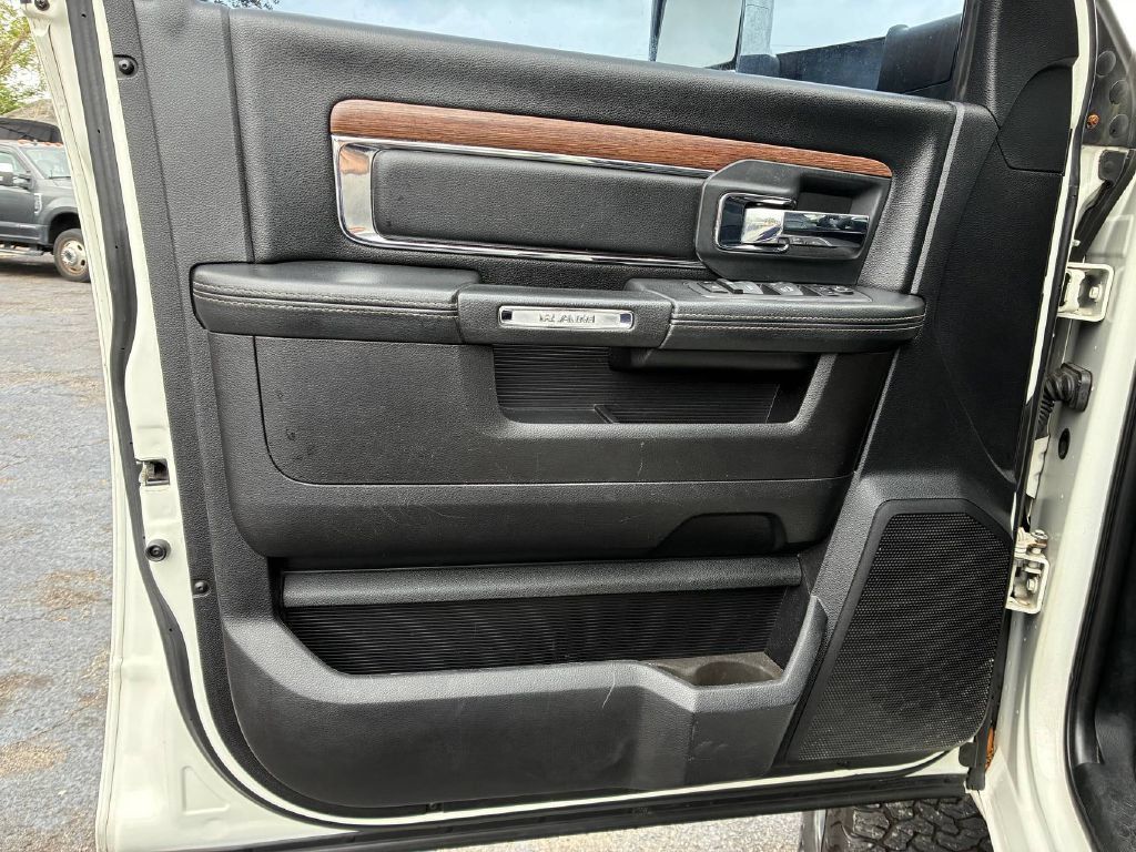 Used 2018 RAM 2500 Laramie w/ Convenience Group AWD/4WD image 11