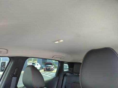 Certified 2025 Nissan Kicks SR FWD image 31