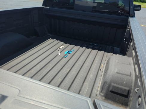 Used 2023 GMC Sierra 1500 AT4 w/ AT4 Preferred Package AWD/4WD image 7