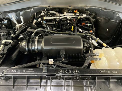 Used 2022 Ford Explorer XLT w/ Equipment Group 202A RWD image 31