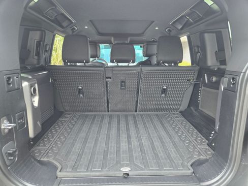 Used 2022 Land Rover Defender 110 V8 AWD/4WD image 10