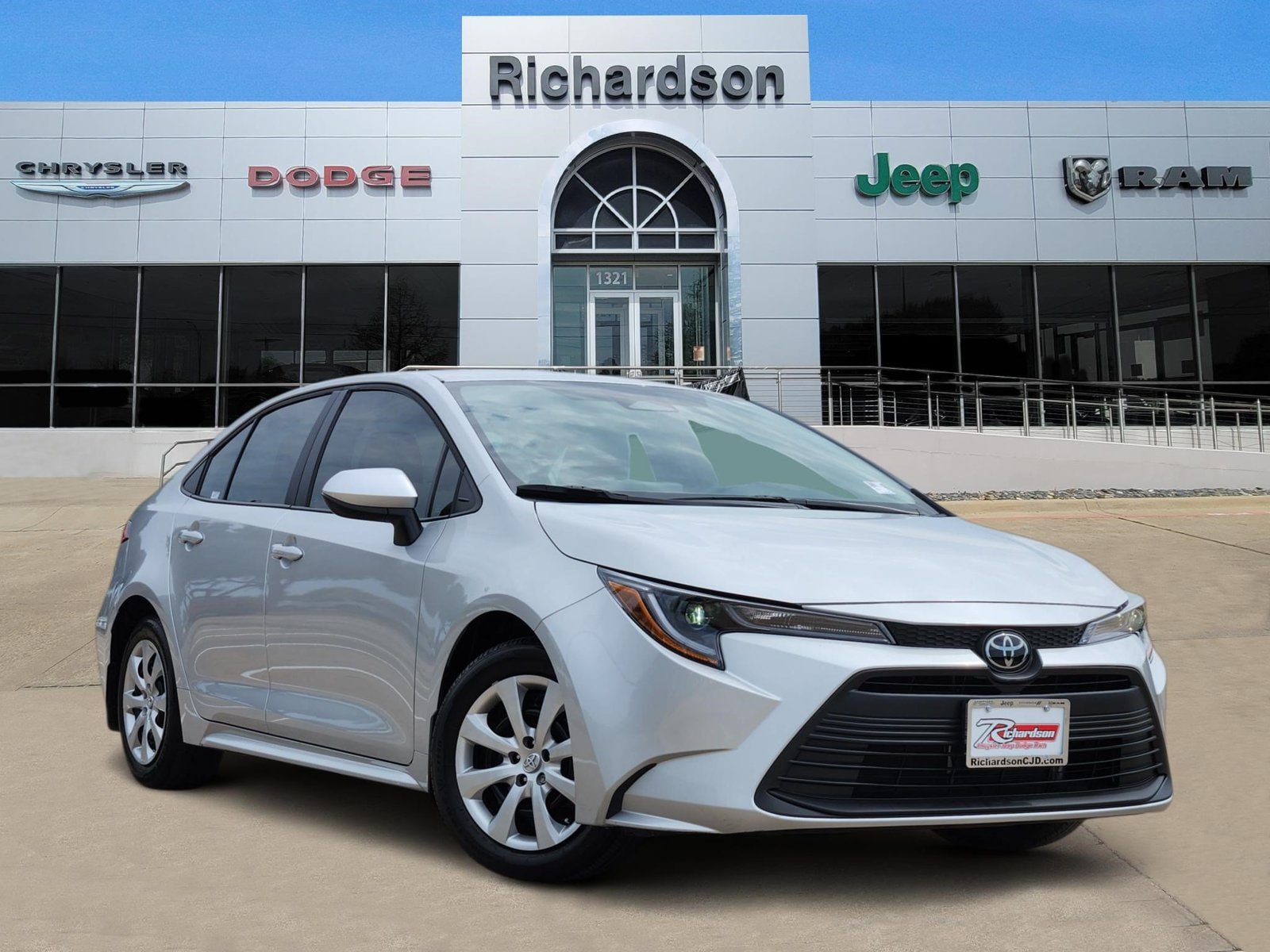 Used 2026 Toyota Corolla LE FWD image 1