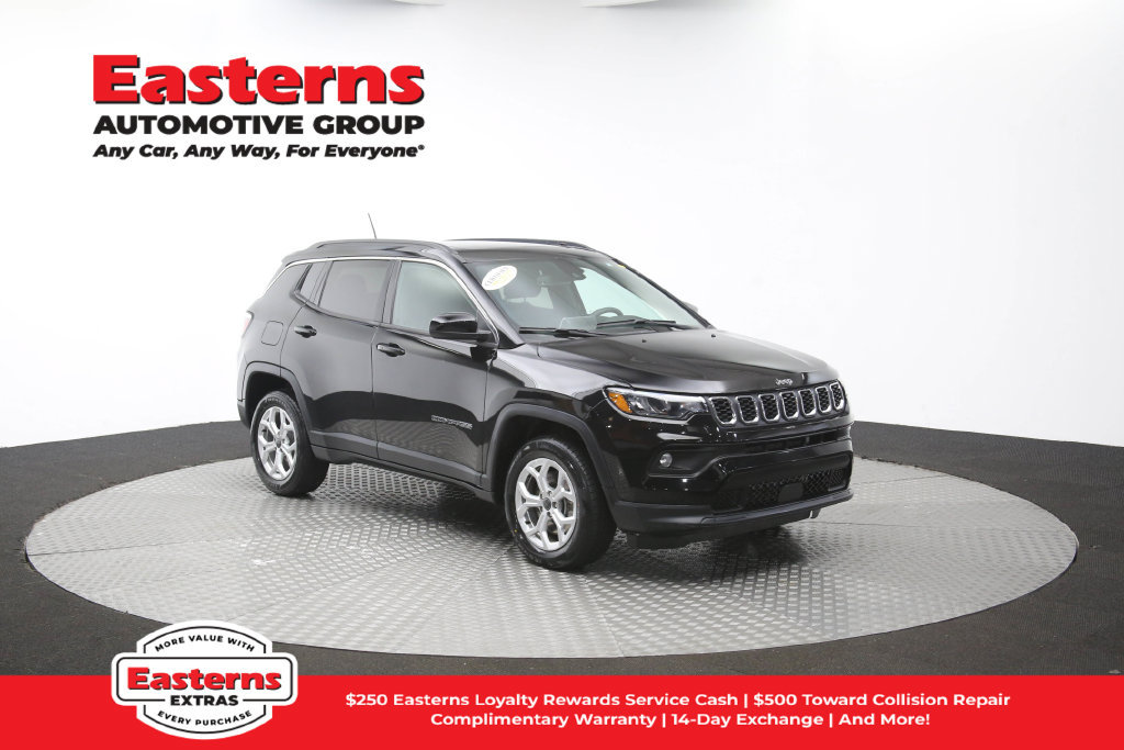 Used 2025 Jeep Compass Latitude w/ Sun & Sound Group AWD/4WD image 53