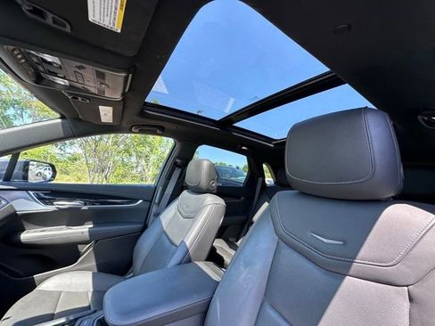Used 2024 Cadillac XT5 Premium Luxury w/ Technology Package AWD/4WD image 27