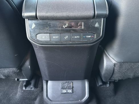 Used 2023 Toyota Highlander XLE image 24
