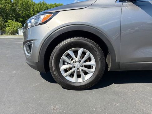 Used 2018 Kia Sorento L FWD image 29