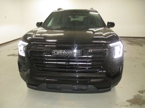 New 2026 GMC Terrain Elevation w/ Elevation Premium Package AWD/4WD image 2