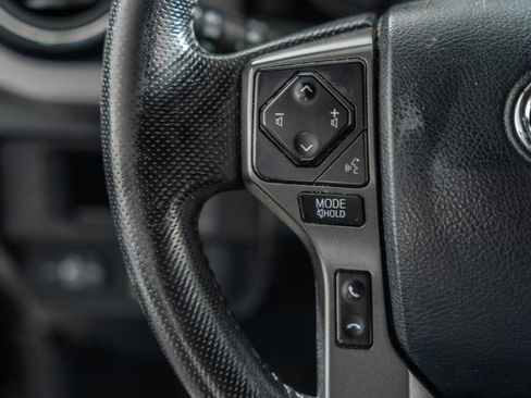 Used 2016 Toyota Tacoma TRD Off-Road w/ Towing Package image 30