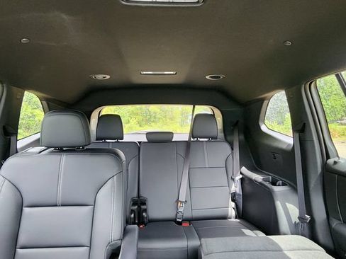 Used 2025 GMC Acadia Elevation w/ Elevation Premium Package FWD image 27