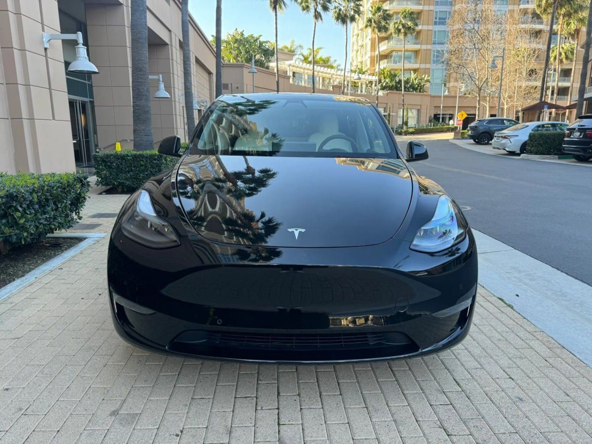 Used 2023 Tesla Model Y Long Range AWD/4WD image 2