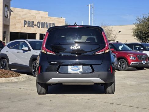 Certified 2025 Kia Soul LX image 7