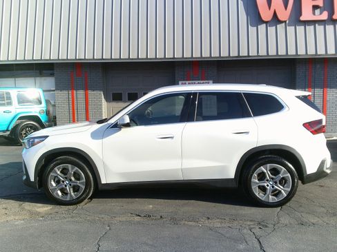 Used 2023 BMW X1 xDrive28i image 4