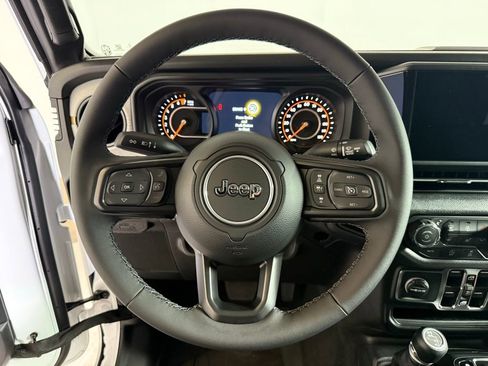 New 2025 Jeep Gladiator Sport AWD/4WD image 18