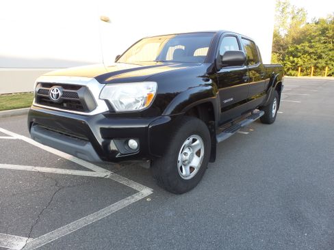 Used 2013 Toyota Tacoma PreRunner w/ SR5 Pkg RWD image 85
