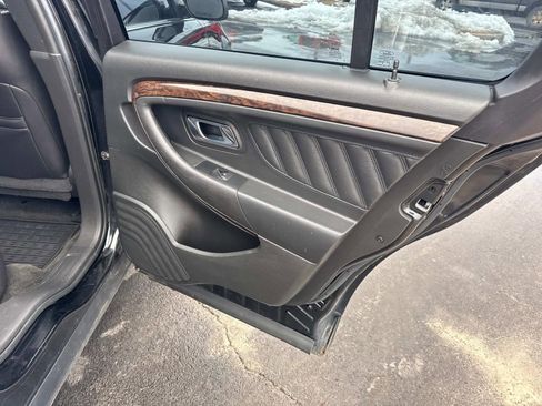 Used 2018 Ford Taurus Limited image 21