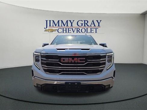 Used 2023 GMC Sierra 1500 SLT image 8