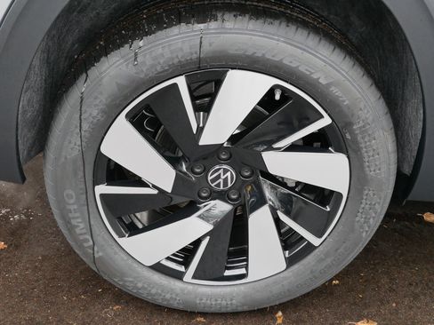 New 2026 Volkswagen Atlas Cross Sport SE image 5