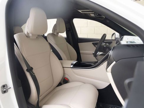 Used 2026 Mercedes-Benz GLC 300 image 26