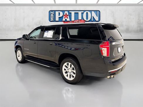 Used 2024 Chevrolet Suburban Premier AWD/4WD image 5