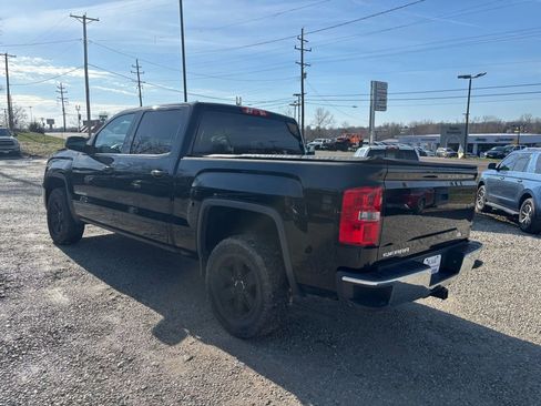 Used 2015 GMC Sierra 1500 SLE w/ SLE Value Package AWD/4WD image 3