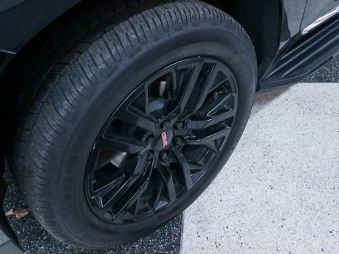 Used 2022 GMC Yukon SLT w/ SLT Premium Package image 39