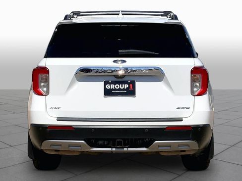 Certified 2021 Ford Explorer XLT w/ Equipment Group 202A AWD/4WD image 5
