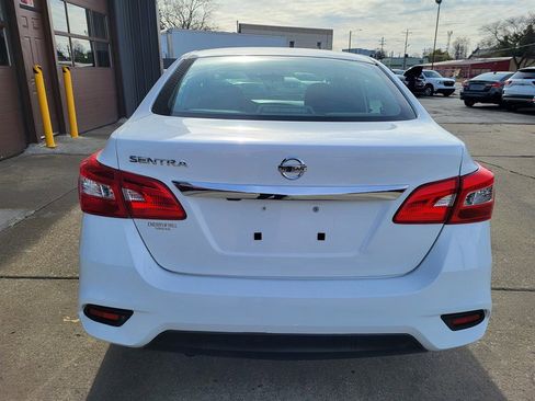 Used 2019 Nissan Sentra S image 4