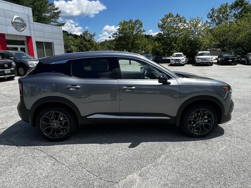New 2026 Nissan Kicks SR w/ SR Premium Package AWD/4WD image 8