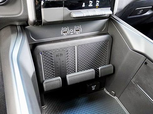 New 2026 RAM 1500 4x4 Crew Cab image 35