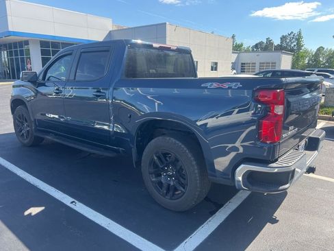Used 2023 Chevrolet Silverado 1500 LT AWD/4WD image 2