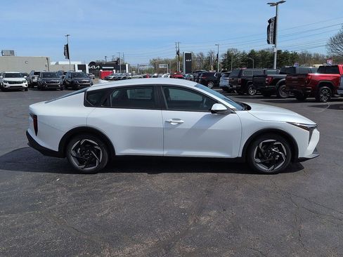 New 2026 Kia K4 EX image 2