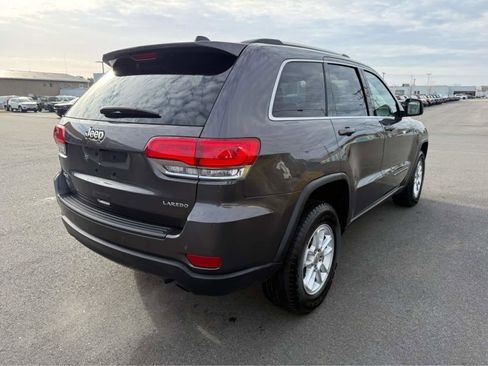 Used 2019 Jeep Grand Cherokee Laredo image 8