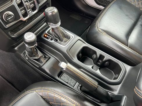 Used 2023 Jeep Gladiator Overland image 15