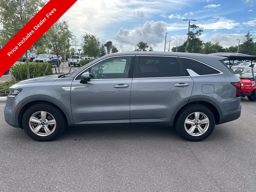 Used 2021 Kia Sorento LX FWD image 3