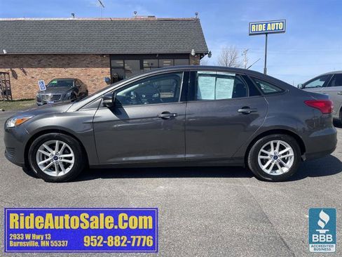 Used 2016 Ford Focus SE w/ SE Cold Weather Package FWD image 8