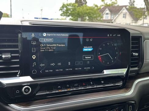 Used 2025 GMC Sierra 1500 SLT AWD/4WD image 15
