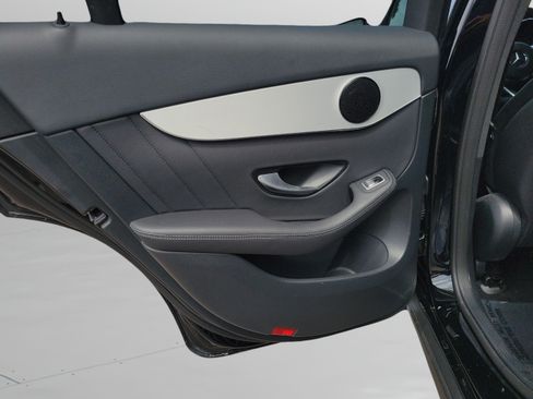 Used 2022 Mercedes-Benz GLC 300 image 6