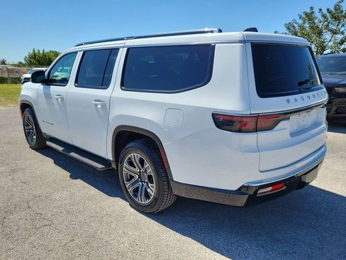 Used 2024 Jeep Wagoneer L Series II w/ Flexible Seating Group image 3